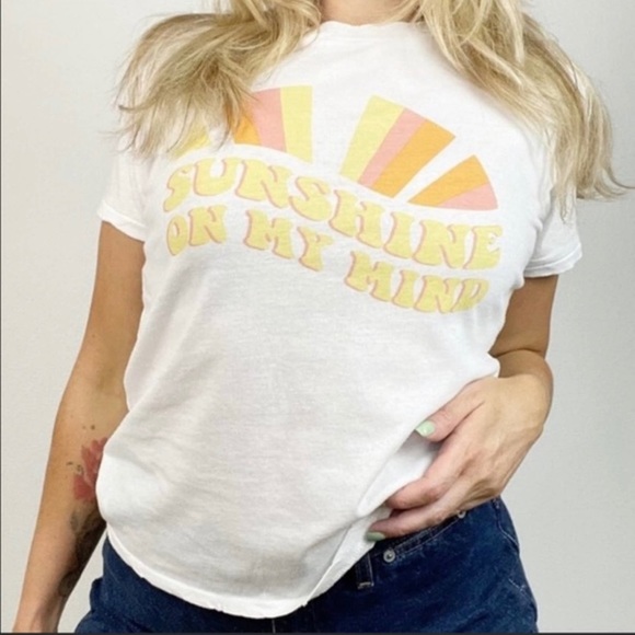 WILDFOX Sunshine On My Mind Graphic Tee Large NWT